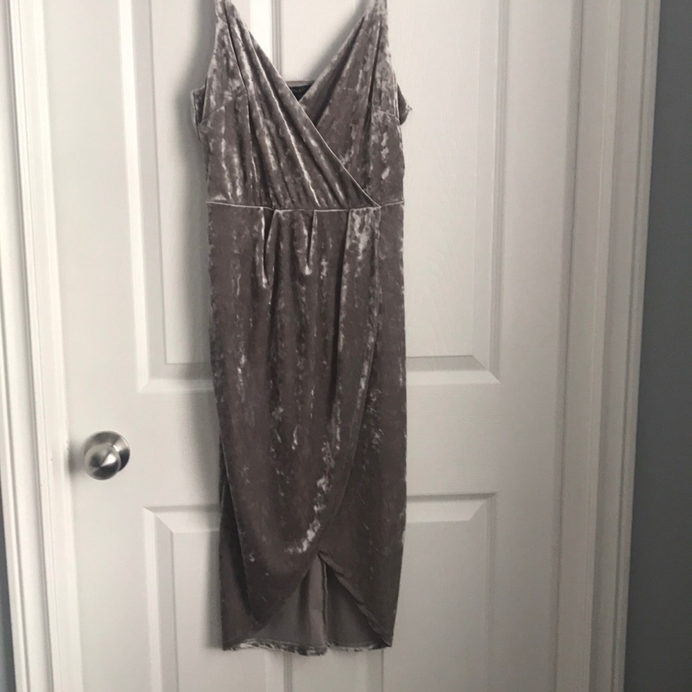 Dress - Picture 2 of 3